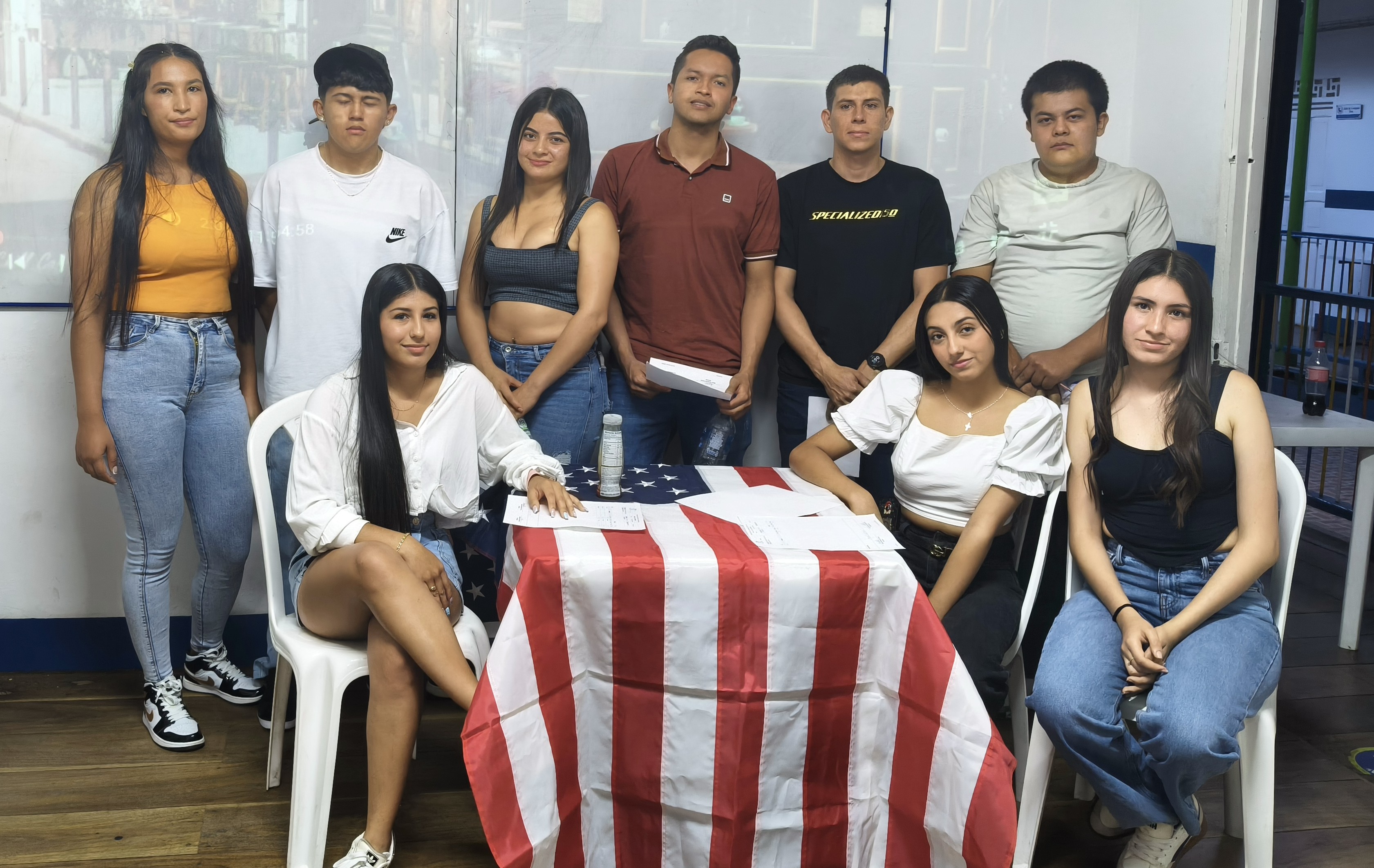 Adolescentes aprendiendo inglés en Sysdatec