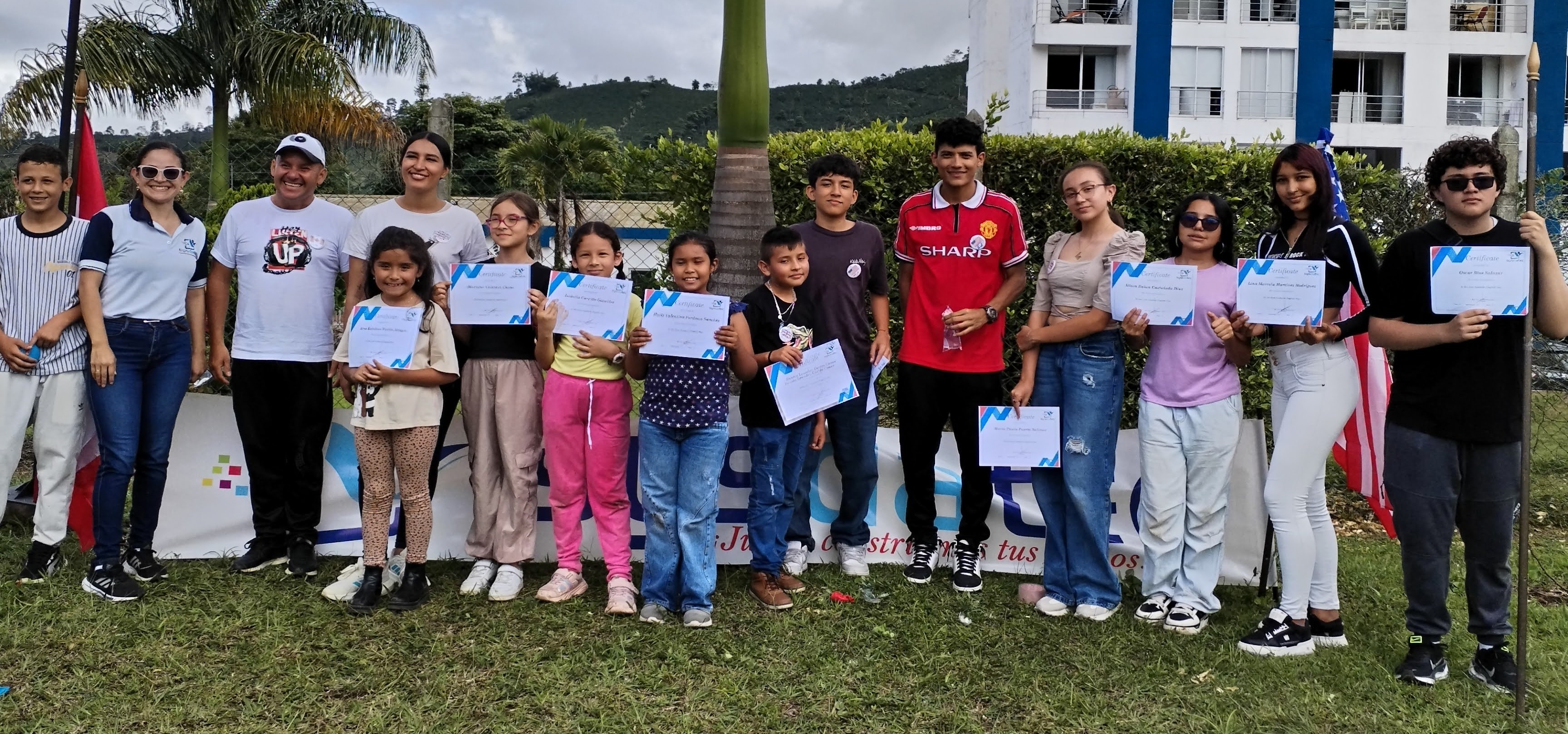 Adolescentes aprendiendo inglés en Sysdatec